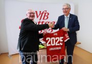 Fußball VfB Stuttgart Schulkooperation mit Otto-Hahn-Gymnasium